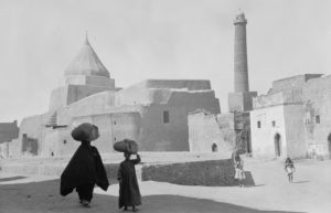 Image illustrating the mosque of al-nuri in Mosul from the early twentieth century